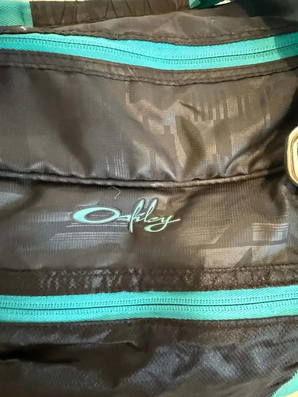 Oakley Gym Duffle Bag Black and Teal